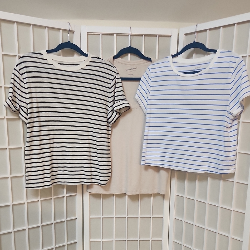 Woman's Relaxed T-Shirt Bundle Universal Thread/A New Day